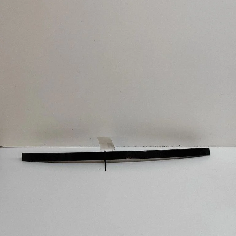 Aizmugurējo durvju stikla apdare – BMW X5 F15 (2013-2017)