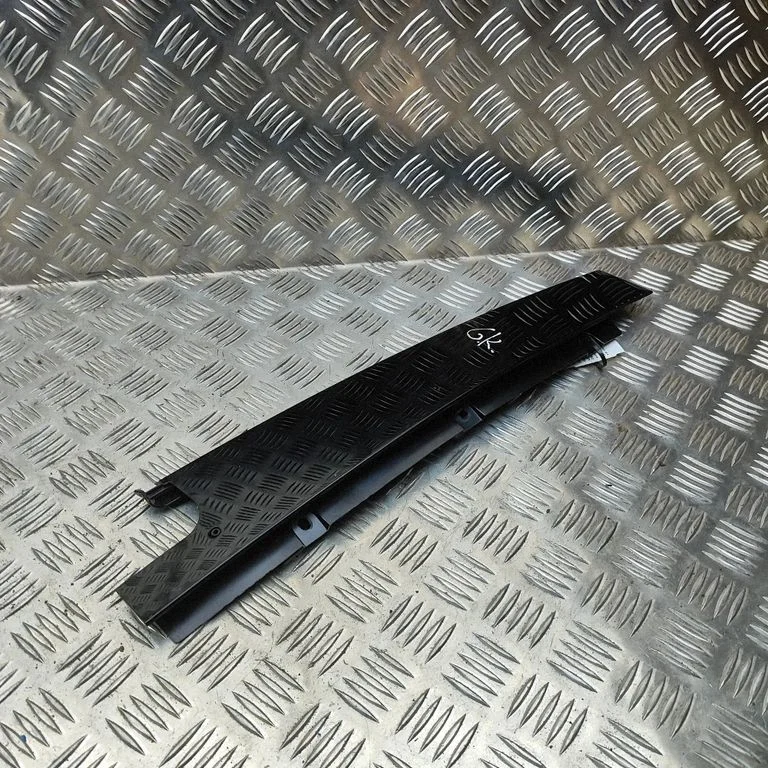 Rear door glass trim molding 9Y3839901A