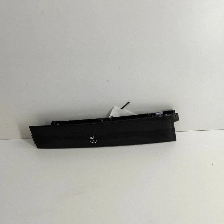 Rear door glass trim molding SC2E5402931
