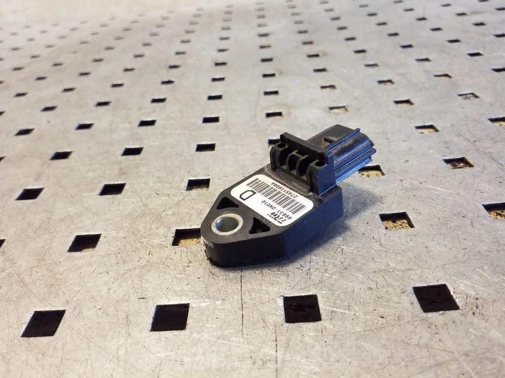 Airbag deployment crash/impact sensor 898310W010