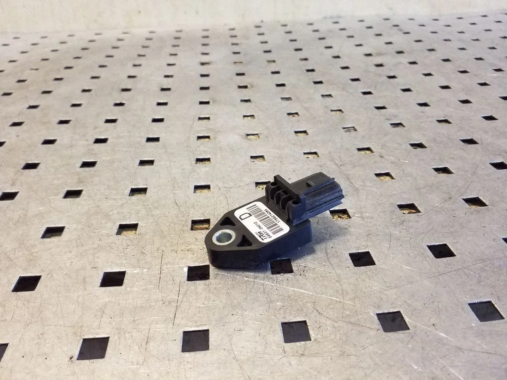 Airbag deployment crash/impact sensor 898310W010