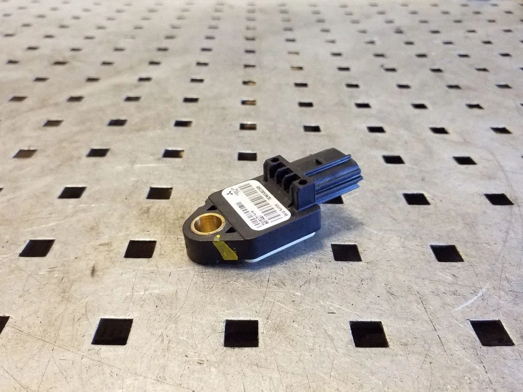 Drošības spilvenu trieciena sensors 8651A001