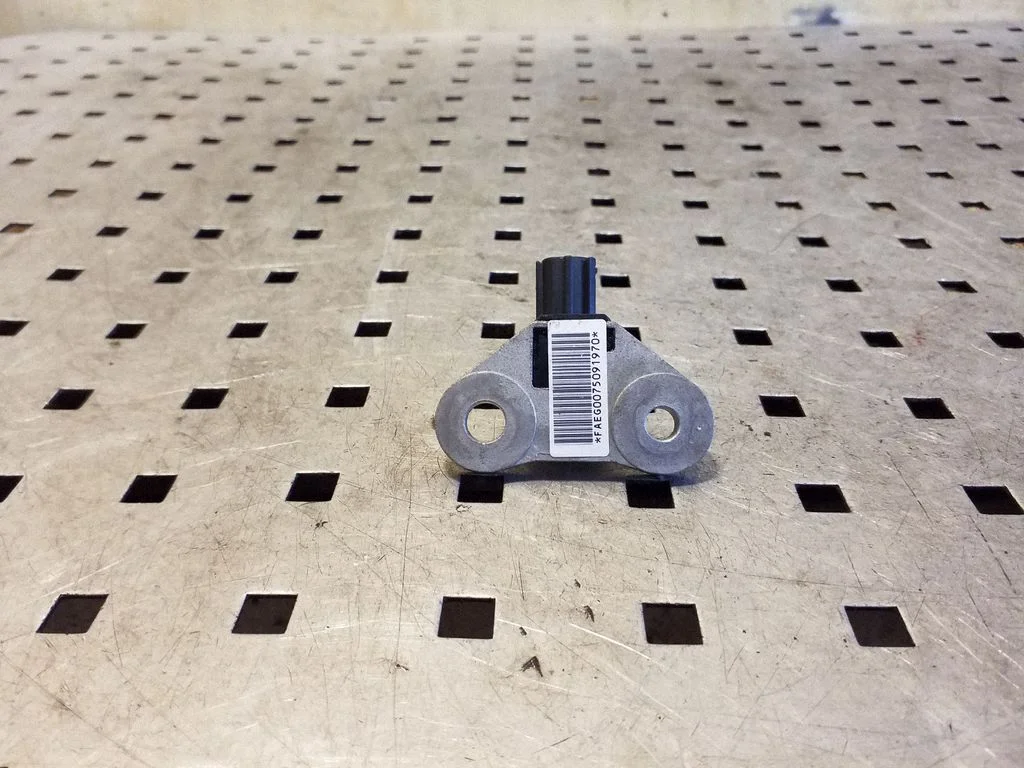 Drošības spilvenu trieciena sensors