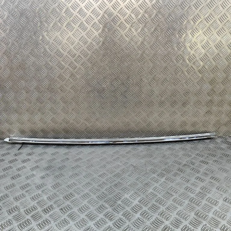 Rear door glass trim molding – Tesla Model S (2012-)