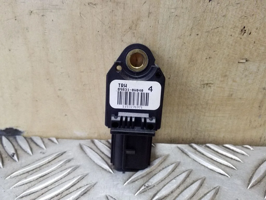 Drošības spilvenu trieciena sensors 898310W040