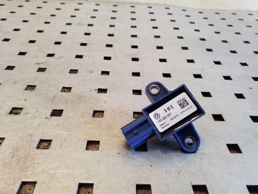 Drošības spilvenu trieciena sensors – Volkswagen Scirocco (2008-2016)