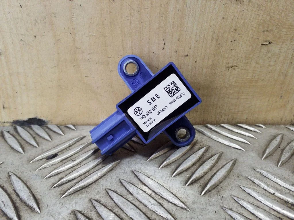 Drošības spilvenu trieciena sensors – Volkswagen Scirocco (2008-2016)