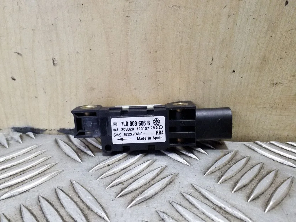 Turvapadja löögiandur 7L0909606B