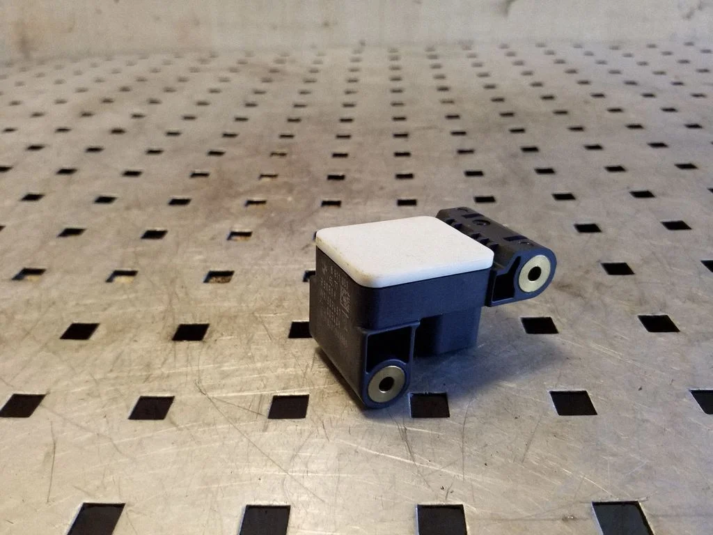 Drošības spilvenu trieciena sensors 6911003