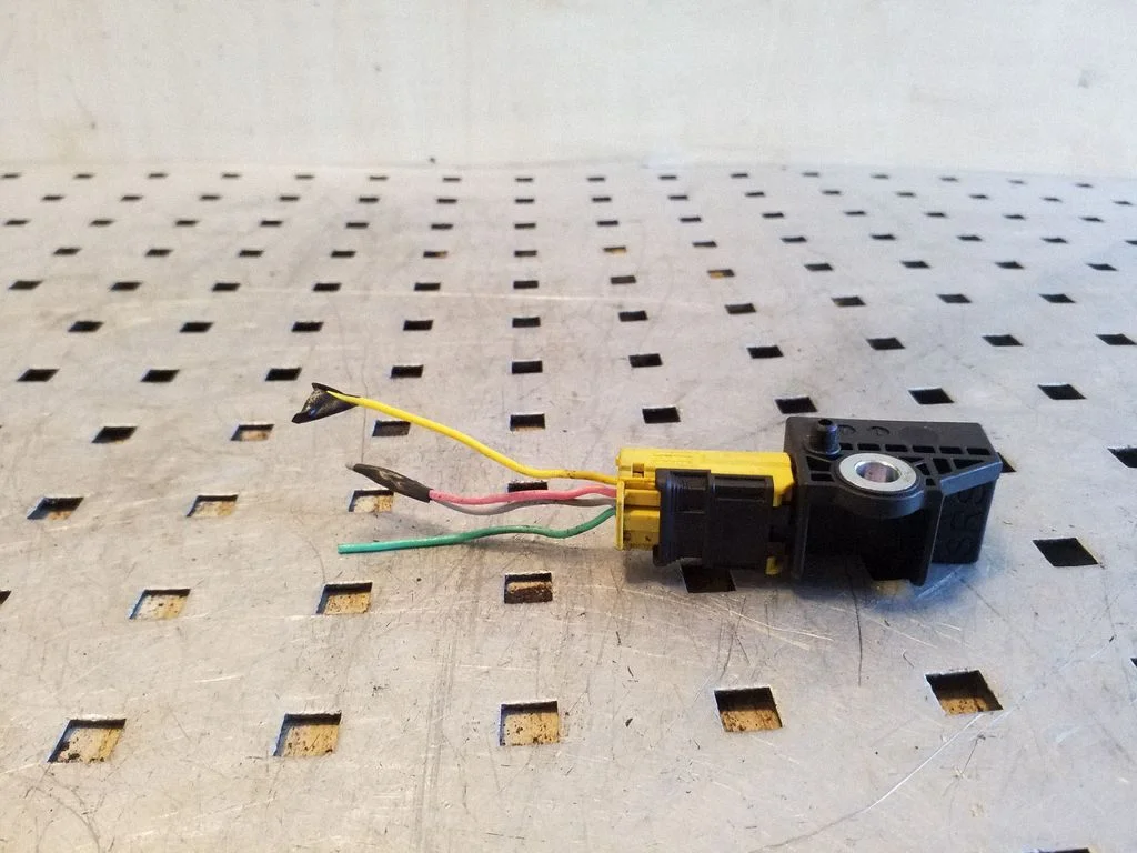 Drošības spilvenu trieciena sensors 5WK43786