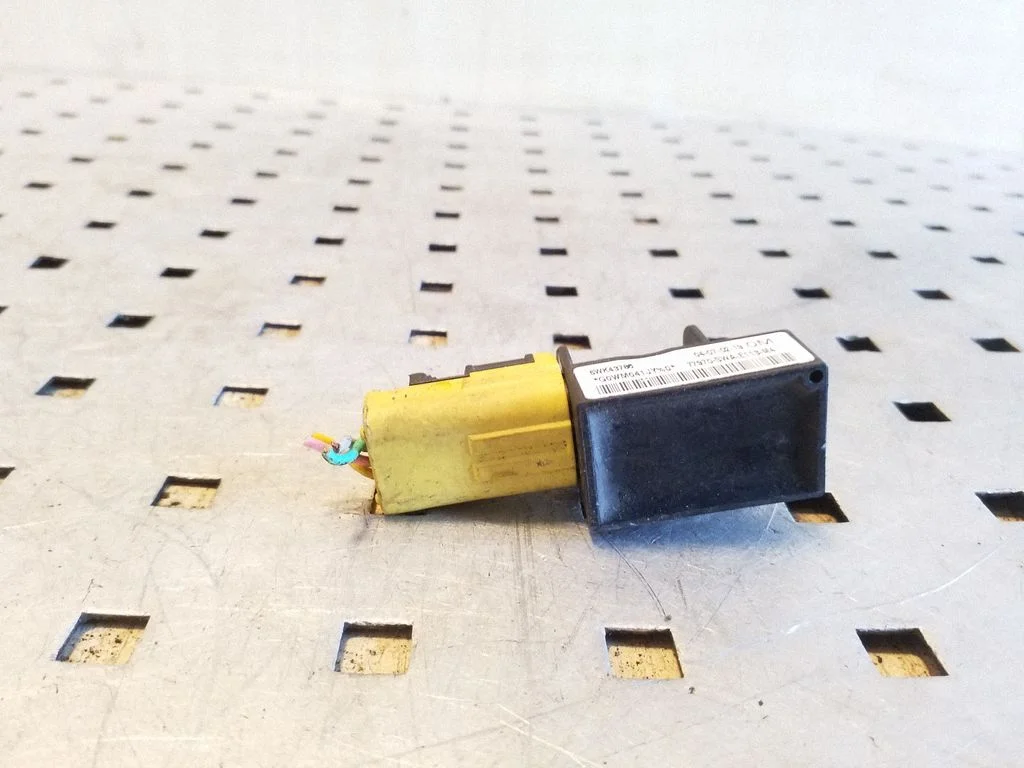 Drošības spilvenu trieciena sensors 5WK43786