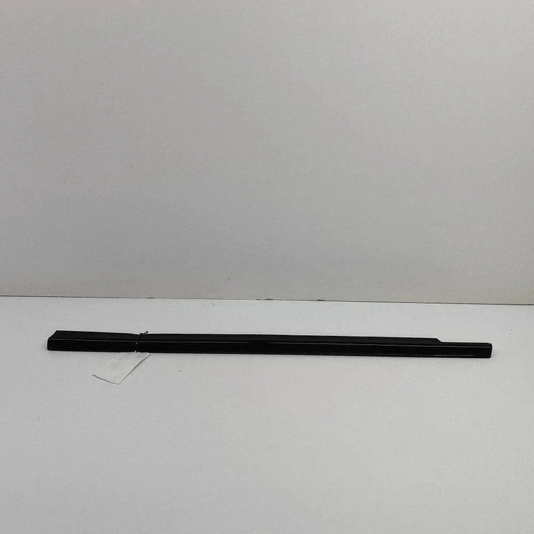 Rear door glass trim molding A1647351765