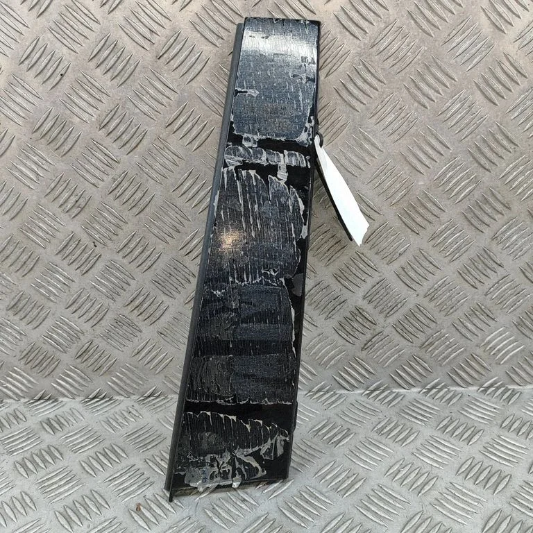 Aizmugurējo durvju stikla apdare 89A839901