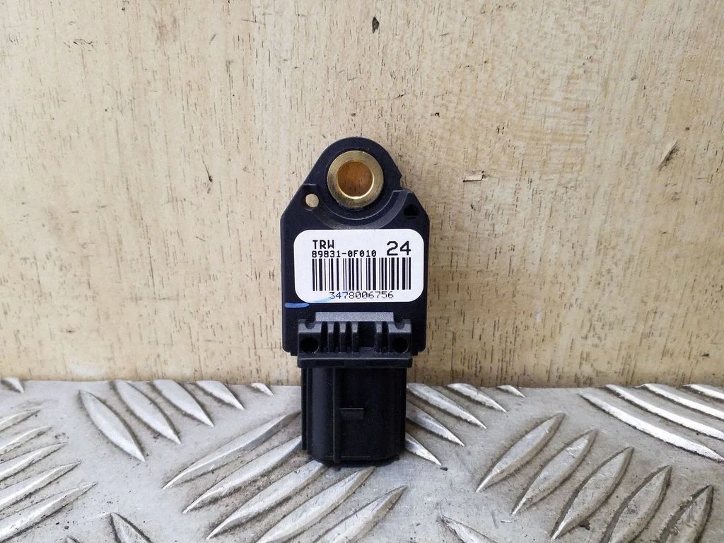 Airbag deployment crash/impact sensor – Toyota Verso (2009-2018)