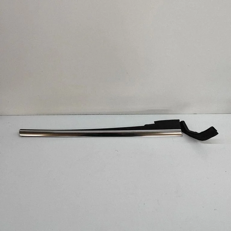 Tagaukse klaasi liist – BMW 6-seeria F12 F13 (2010-2018)