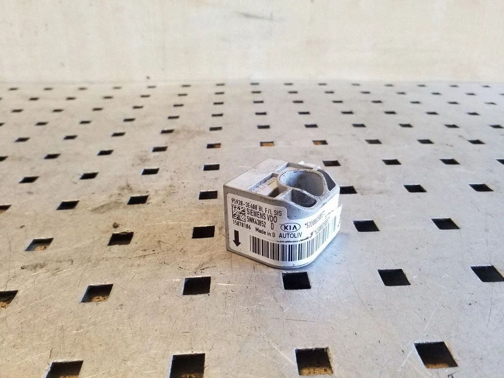 Drošības spilvenu trieciena sensors – KIA Sorento (2002-2009)