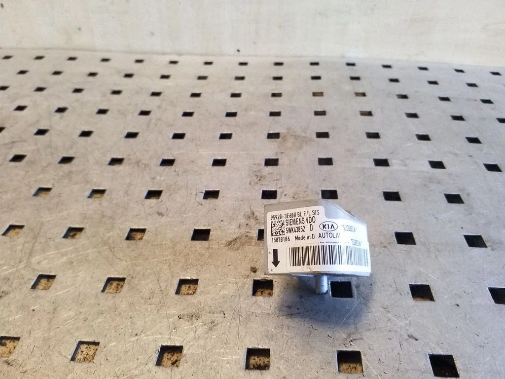 Drošības spilvenu trieciena sensors – KIA Sorento (2002-2009)