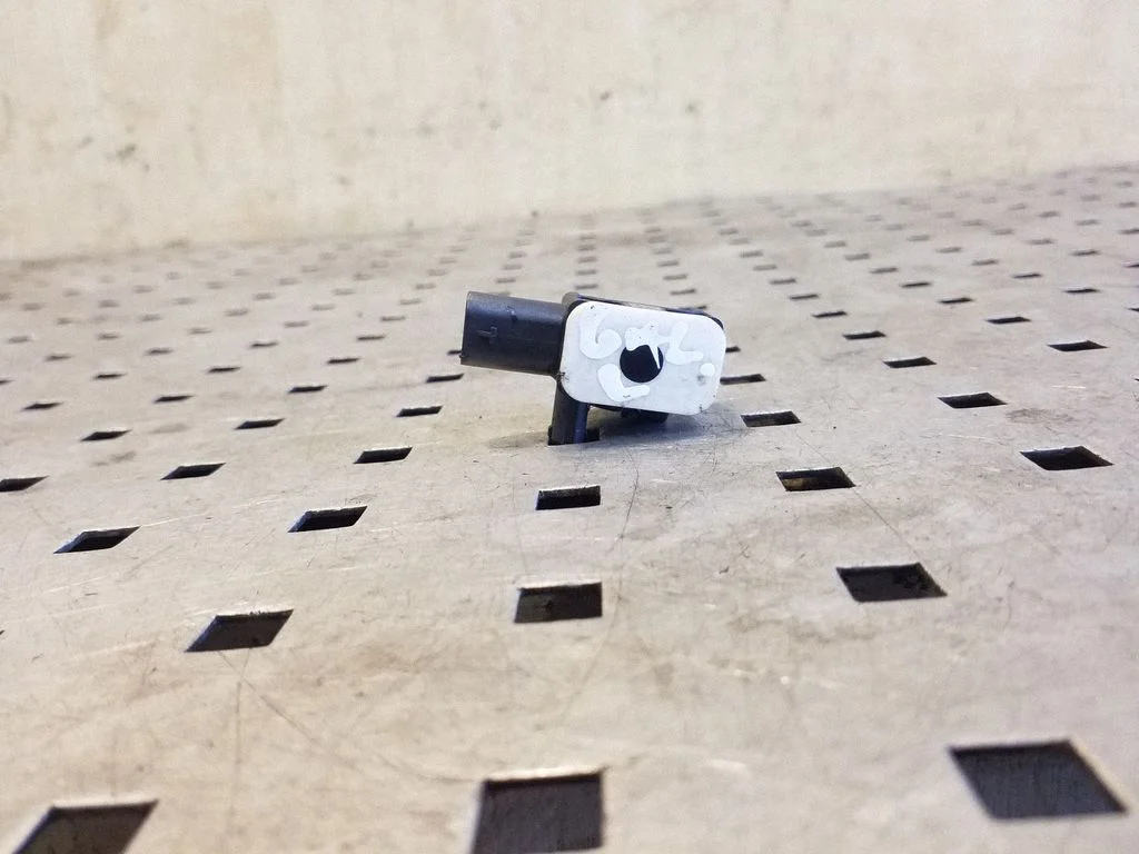 Airbag deployment crash/impact sensor 2H0959351