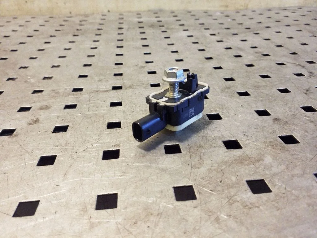 Airbag deployment crash/impact sensor 7P0959354