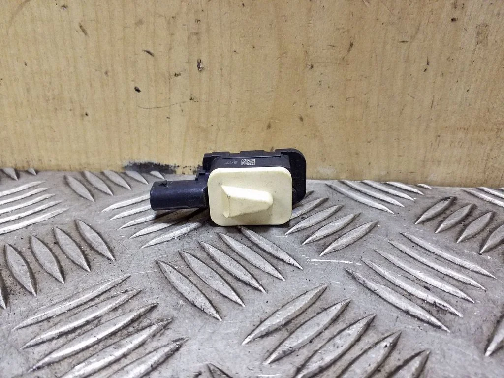 Airbag deployment crash/impact sensor 7P0959354
