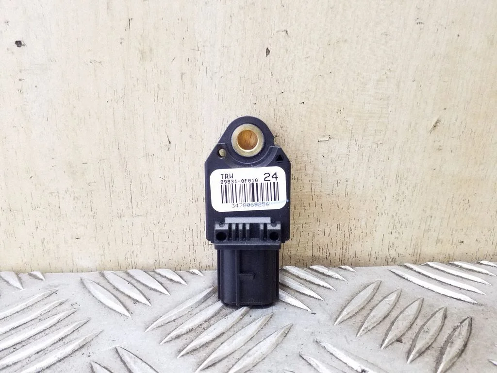 Airbag deployment crash/impact sensor – Toyota Verso (2009-2018)