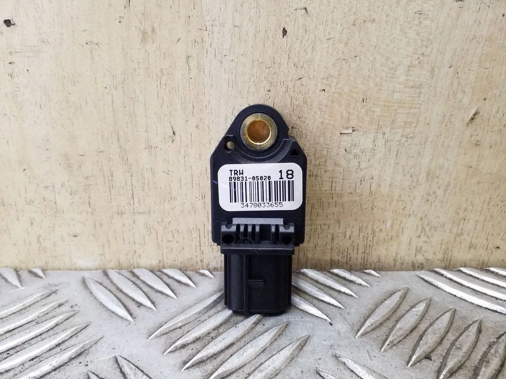 Drošības spilvenu trieciena sensors 8983105020