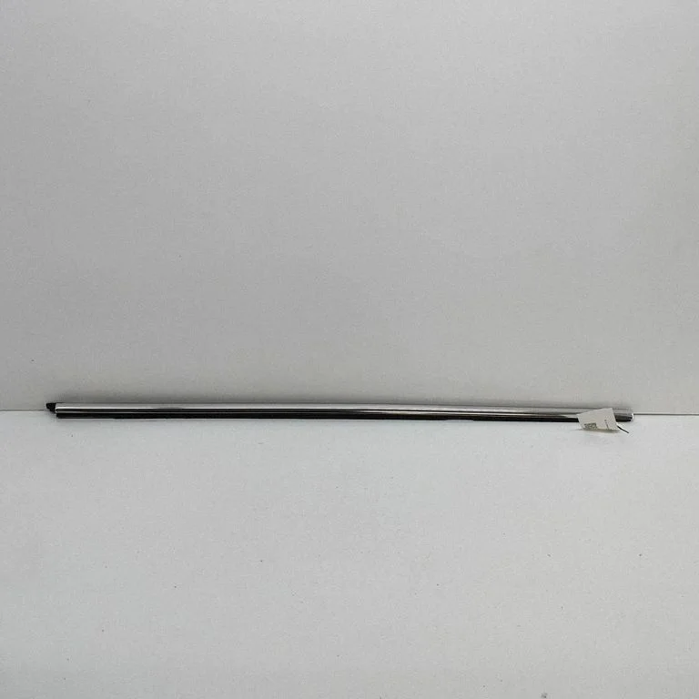 Rear door glass trim molding 32342092