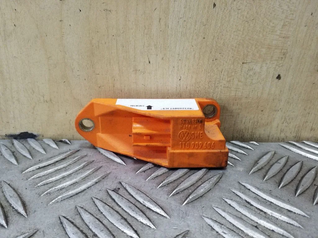 Drošības spilvenu trieciena sensors 1T0909606