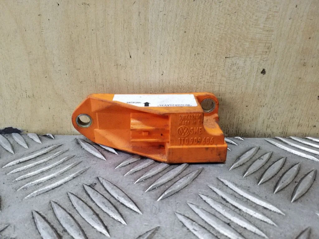 Drošības spilvenu trieciena sensors 1T0909606