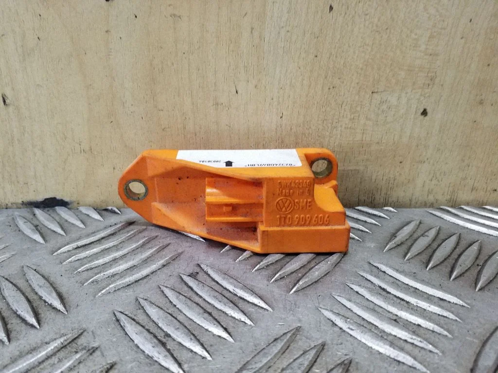 Drošības spilvenu trieciena sensors 1T0909606