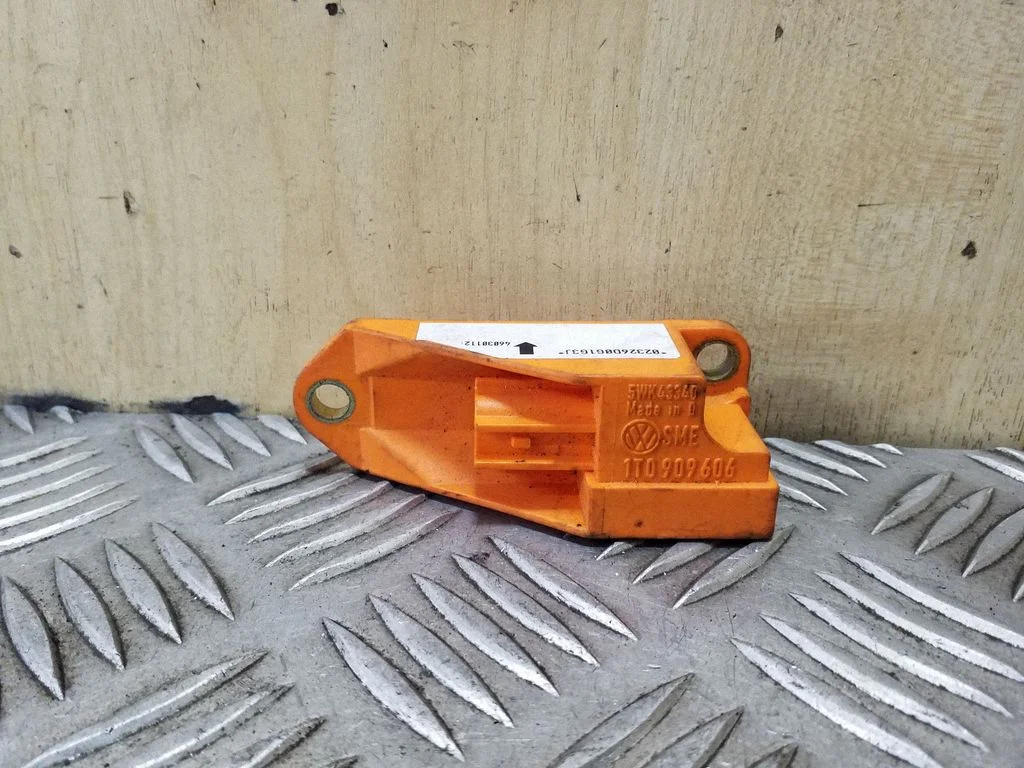 Drošības spilvenu trieciena sensors 1T0909606