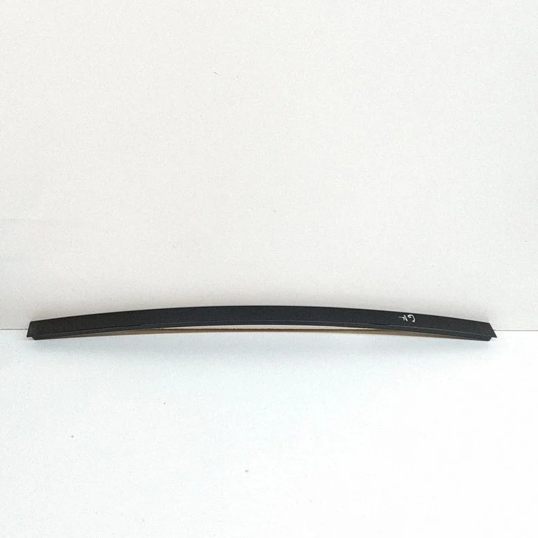 Aizmugurējo durvju stikla apdare – BMW X5 F15 (2013-2017)