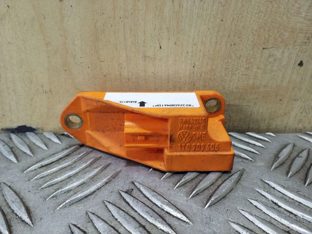 Drošības spilvenu trieciena sensors 1T0909606
