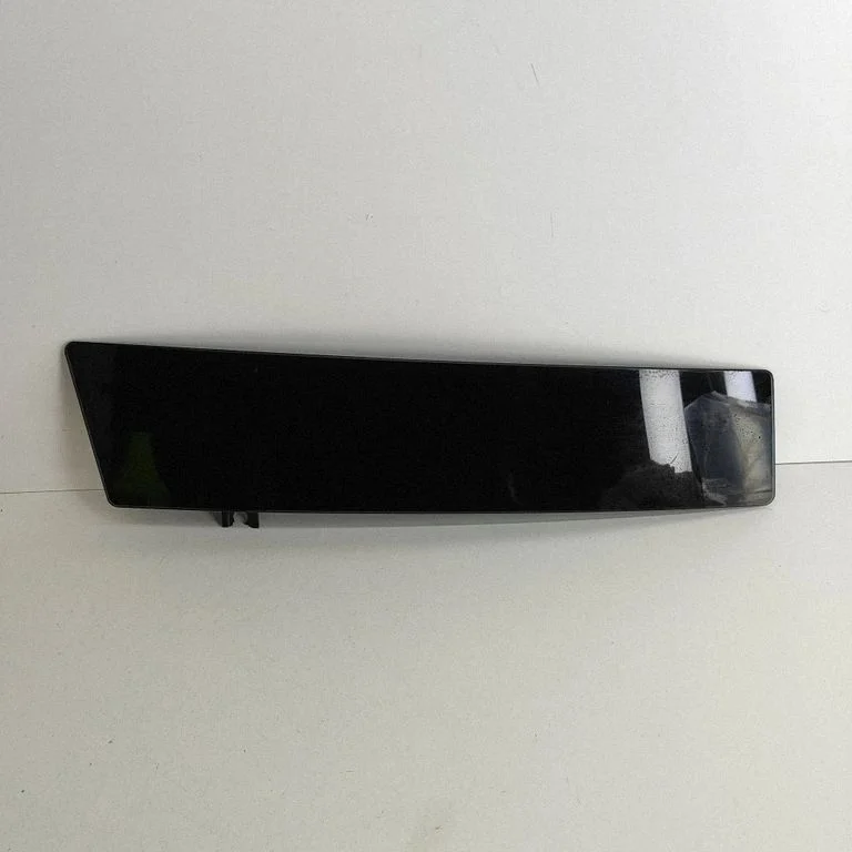 Listwa szyby drzwi tylnych 104135700C