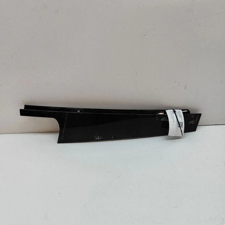 Listwa szyby drzwi tylnych 7410046