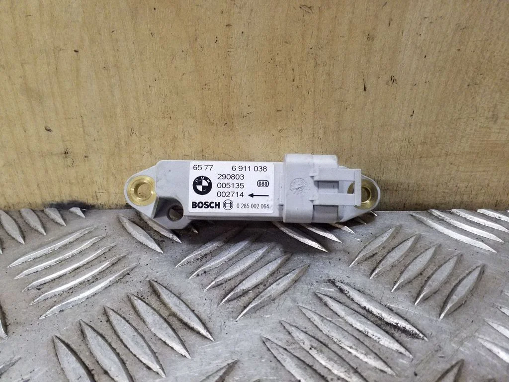 Drošības spilvenu trieciena sensors – BMW X5 E53 (1999-2006)
