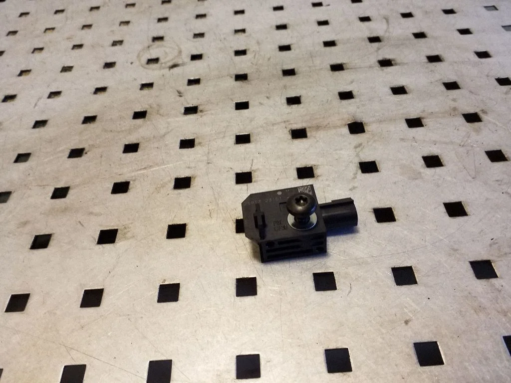 Turvapadja löögiandur 13502577