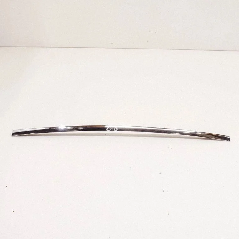 Rear door glass trim molding – Tesla Model S (2012-)