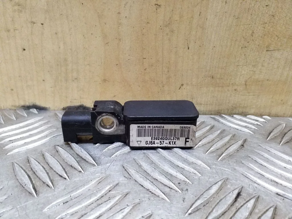 Turvapadja löögiandur GJ6A57K1X