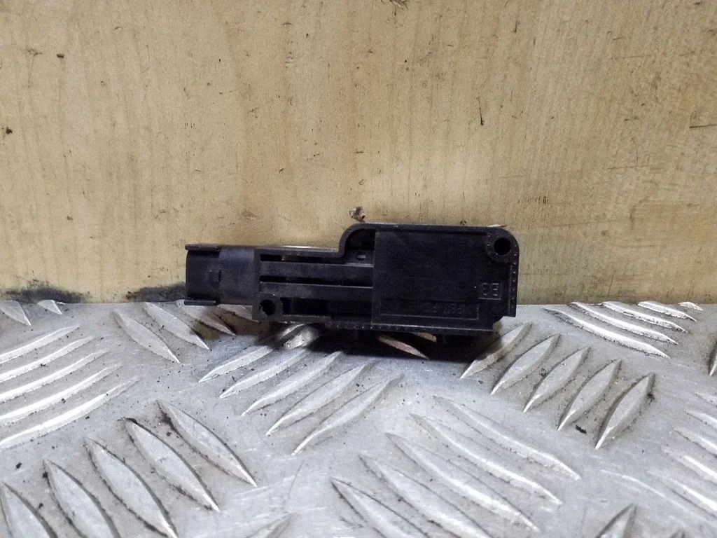 Turvapadja löögiandur GJ6A57KC0