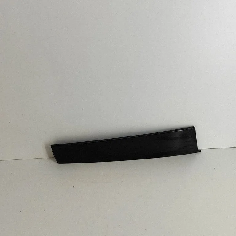 Aizmugurējo durvju stikla apdare 83250N7010