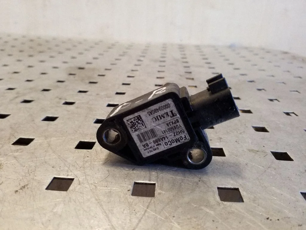 Airbag deployment crash/impact sensor – Land Rover Range Rover Sport L320 (2005-2013)