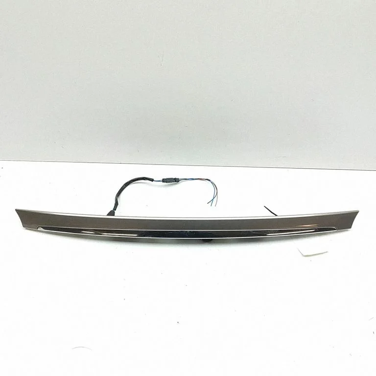 Tagaluugi numbrivalgustuse liist BW8313N775A