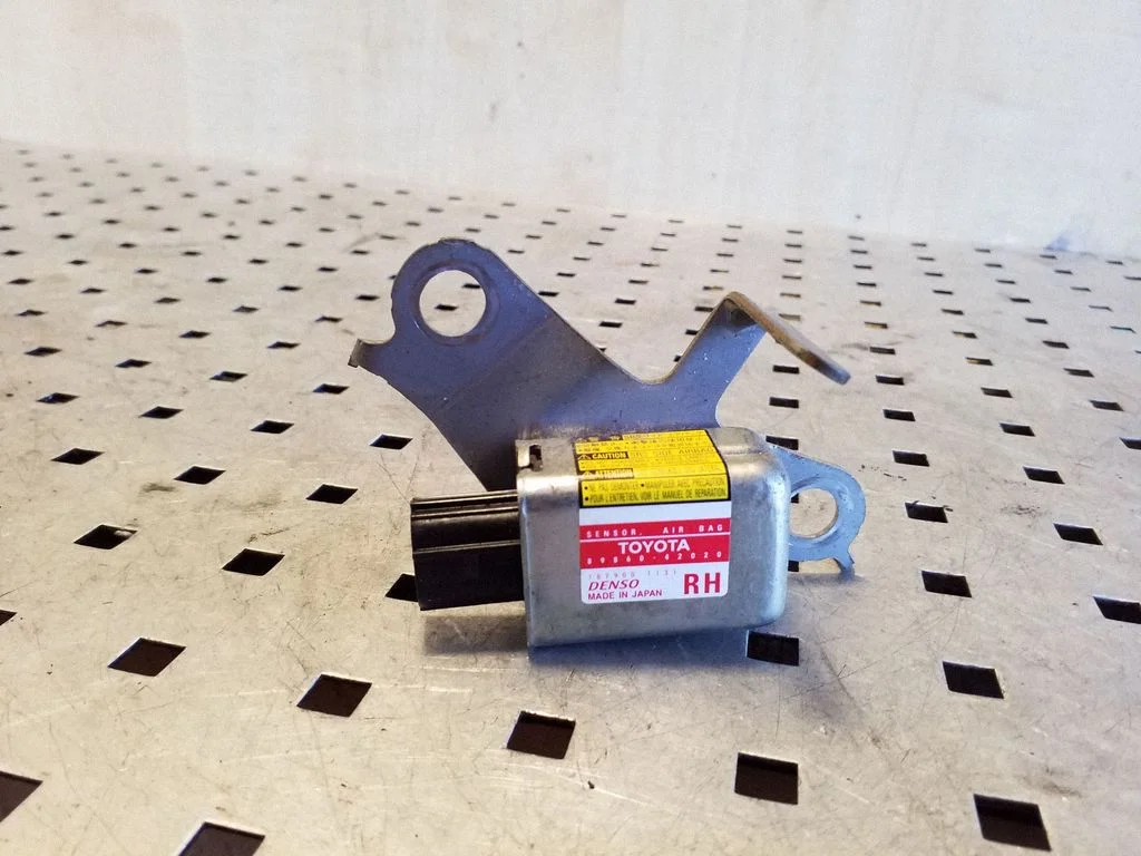 Airbag deployment crash/impact sensor 8986042020
