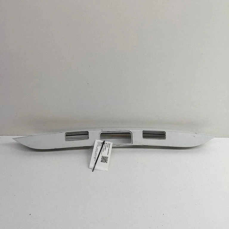 Trunk door license plate light bar – Porsche Cayenne (9Y0 9Y3) (2018-)