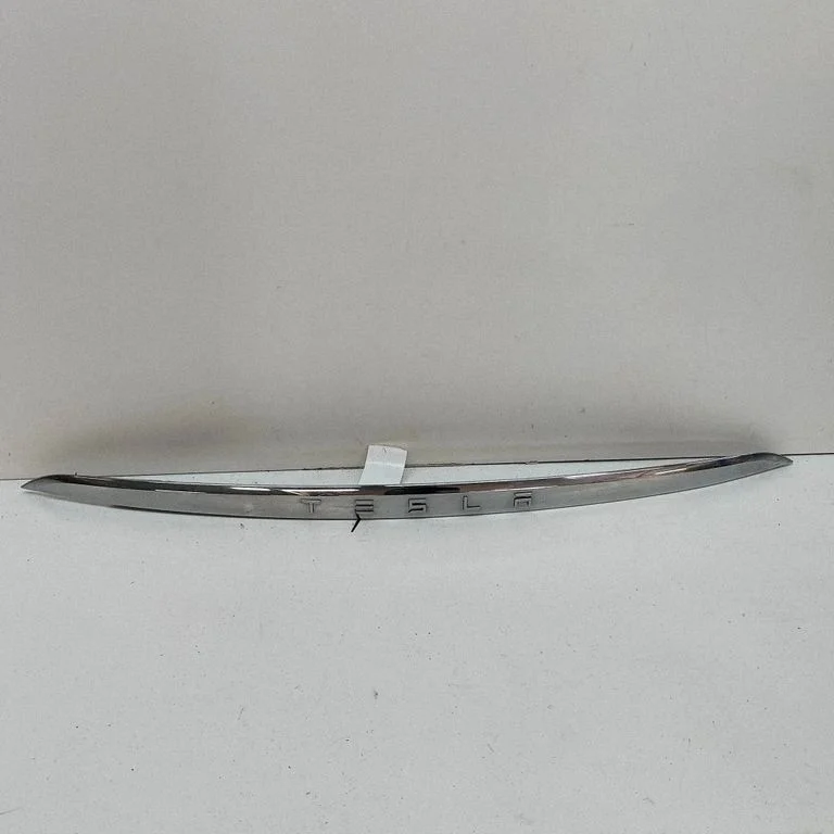 Trunk door license plate light bar 103537000E