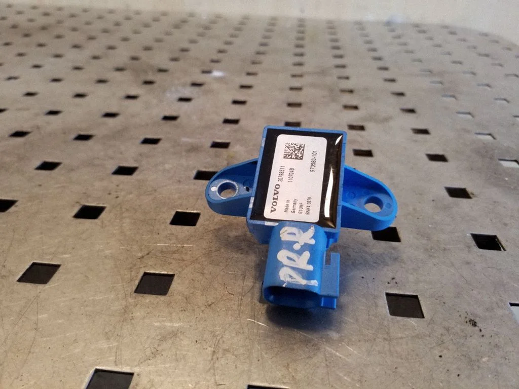 Drošības spilvenu trieciena sensors 30798511