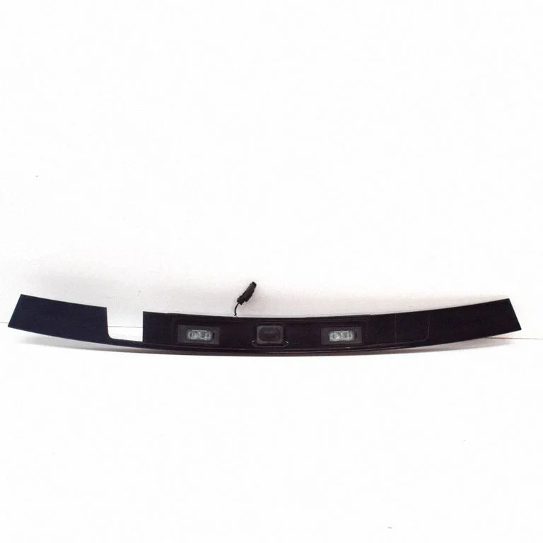Aizmugurējā vāka numura zīmes apgaismojuma josla FK7240406F