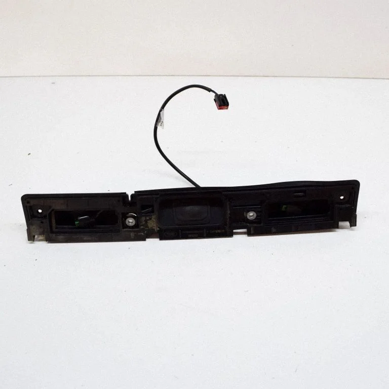 Trunk door license plate light bar CK52404C42AA