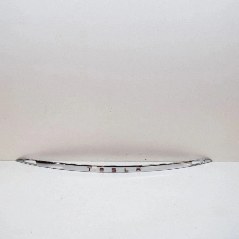 Trunk door license plate light bar 102577600A